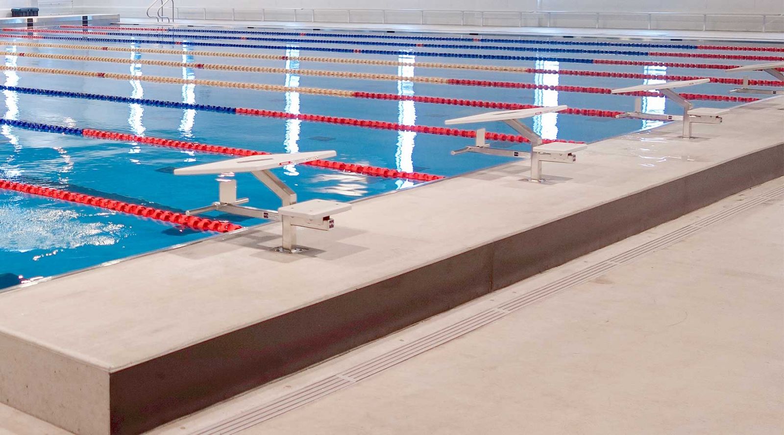 Thiết kế bể bơi thi đấu đảm bảo tiêu chuẩn đường bơi